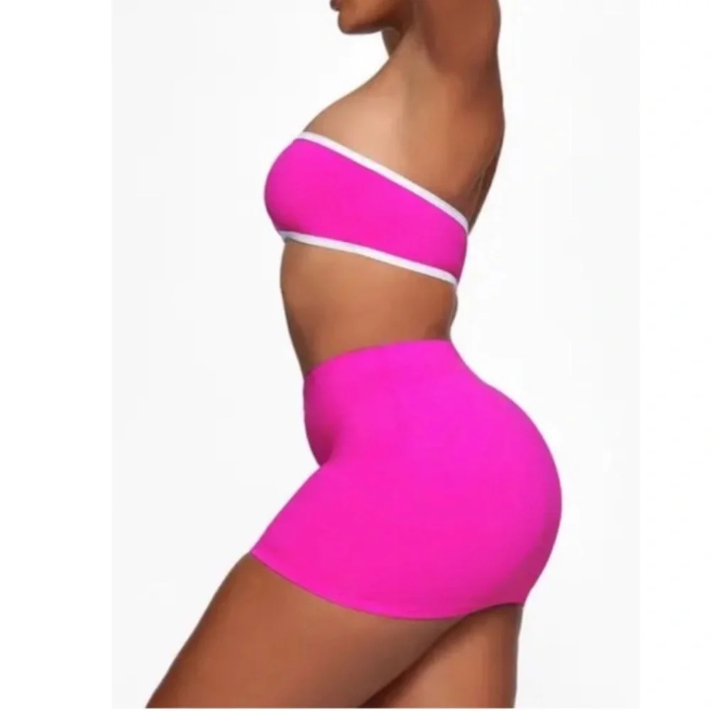 SKIMS Sporty Zipper Swim Mini Skirt in Hibiscous Hot Pink Size Large NEW